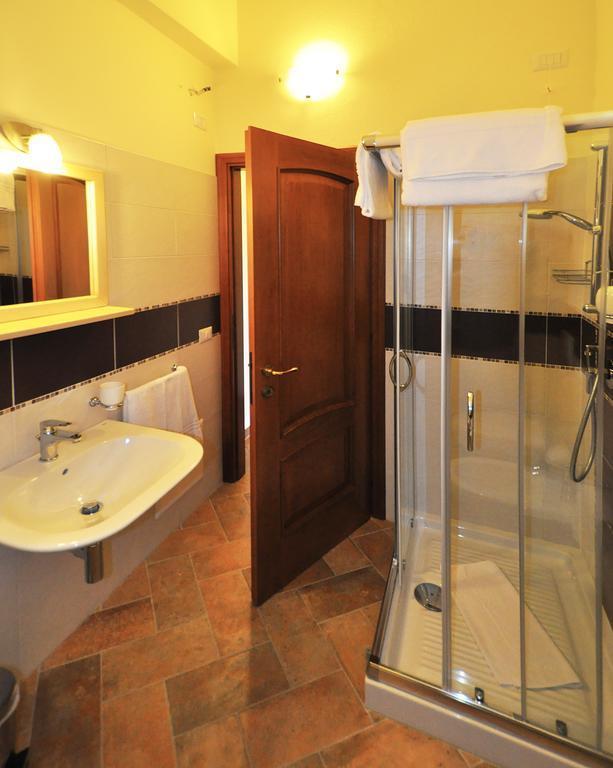 Affittacamere B&B La Villa Dei Graniti Виласимиус Стая снимка