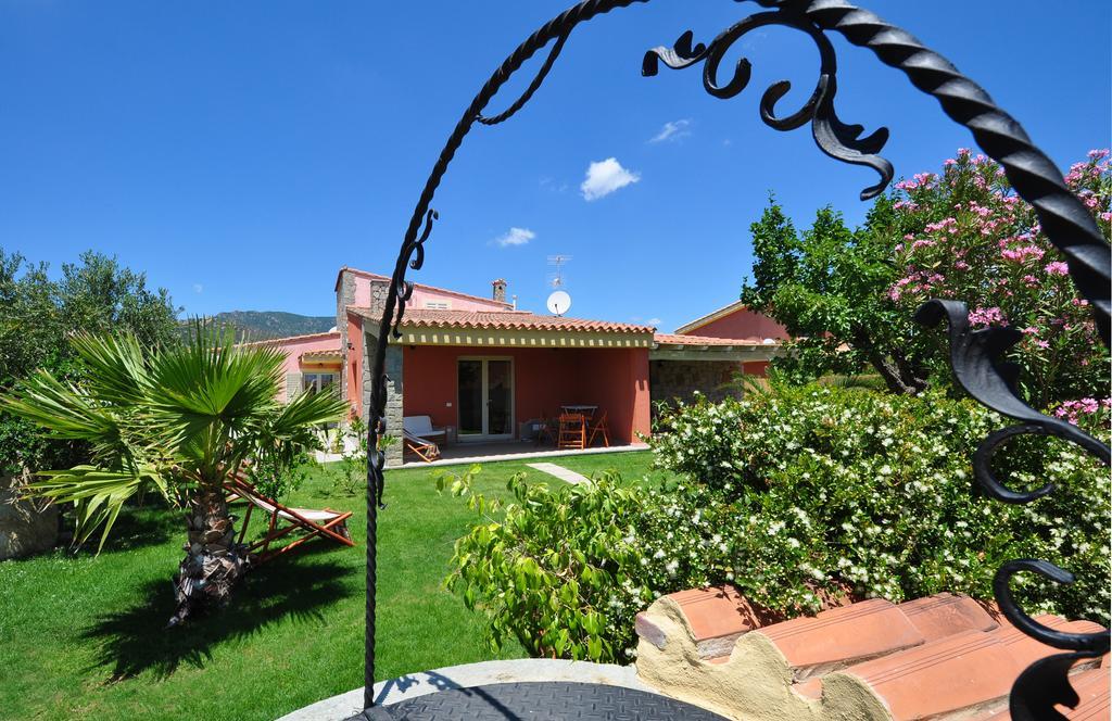 Affittacamere B&B La Villa Dei Graniti Виласимиус Екстериор снимка