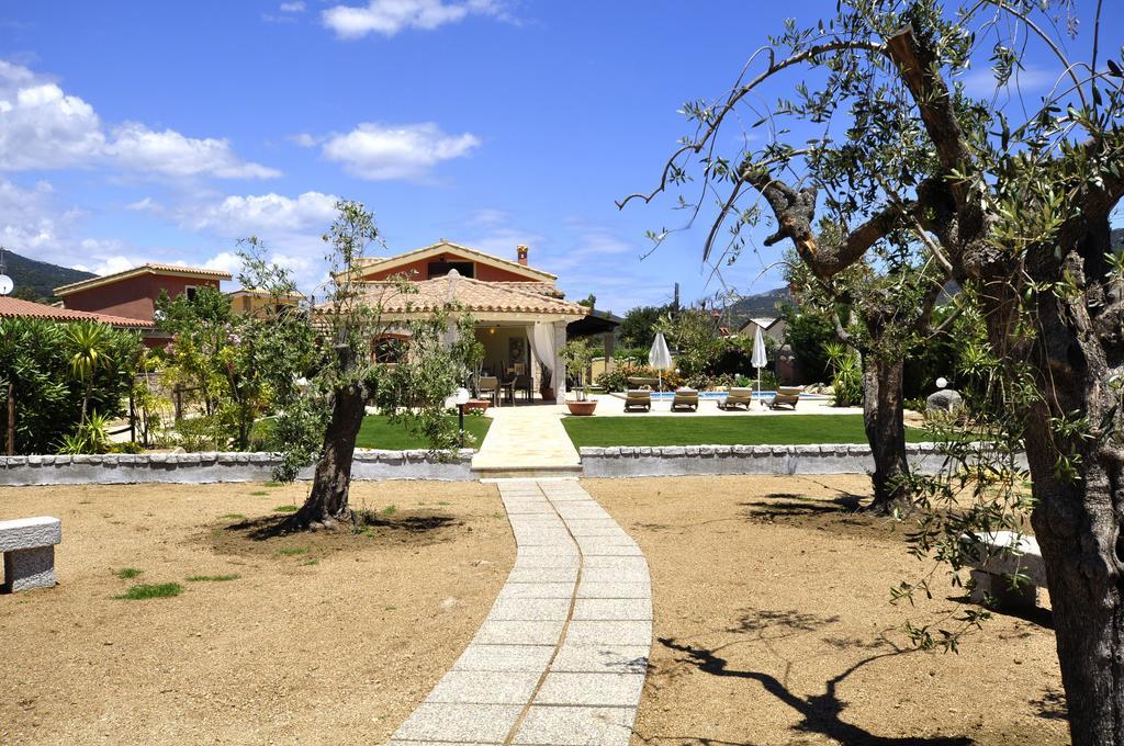 Affittacamere B&B La Villa Dei Graniti Виласимиус Екстериор снимка