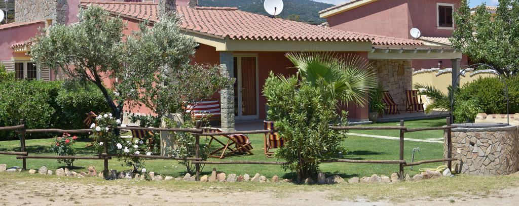 Affittacamere B&B La Villa Dei Graniti Виласимиус Екстериор снимка